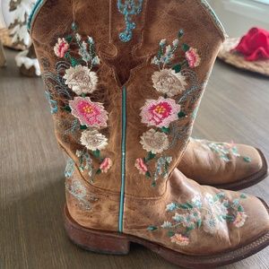 Macie Bean girls boots
